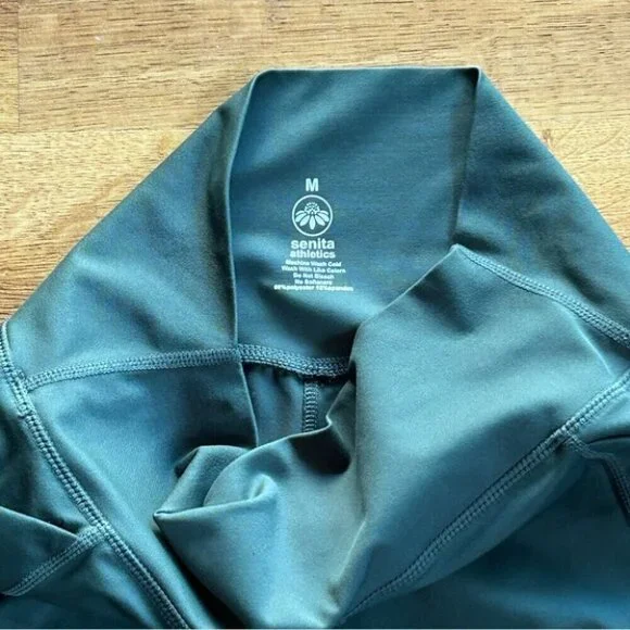 Senita Athletics Army Green Cropped Leggings Size Medium - Picture 3 of 3
